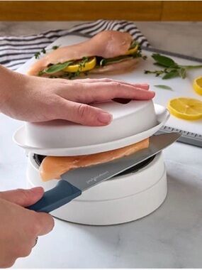 Pampered Chef Close & Cut